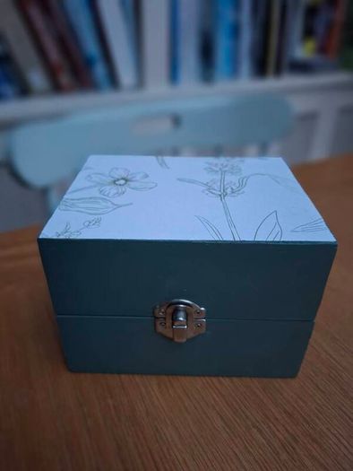 (Open to offers) Jewellery box (Measurements in description)