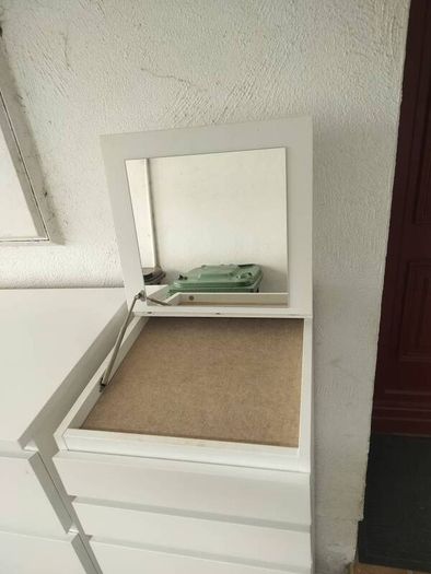 Chest of 6 drawers with mirror