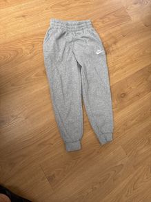 kids joggers Nike S