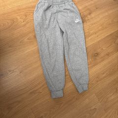 kids joggers Nike S