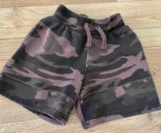 Boys Bench shorts size 7/8 year old