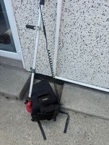 Motor scrubber