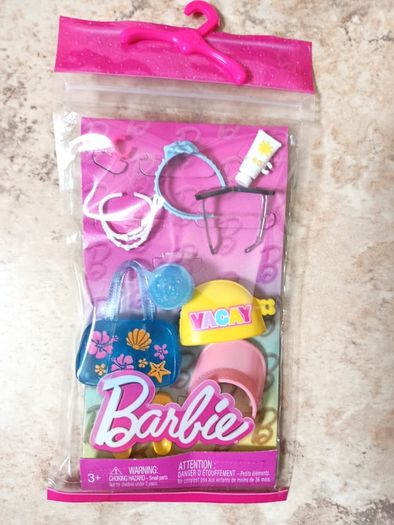 Barbie 2024 Mattel 2 x Barbie Fashionistas Fashion and Accessories GWD98 NEW