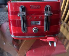 Delonghi toaster
