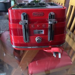 Delonghi toaster
