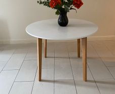 4-seater dining table