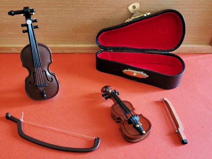 Dolls house furniture - Music room