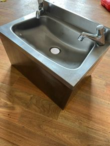 stainless steel sink