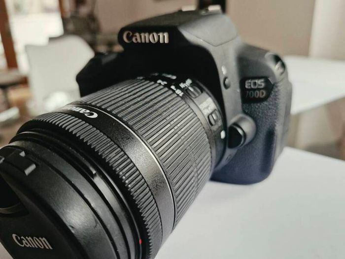 Canon 700D, lens & bag