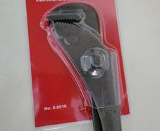 Pipe wrench