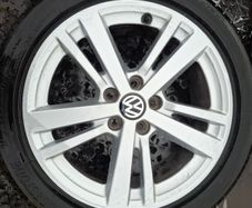 17" Vw Alloys with tyres