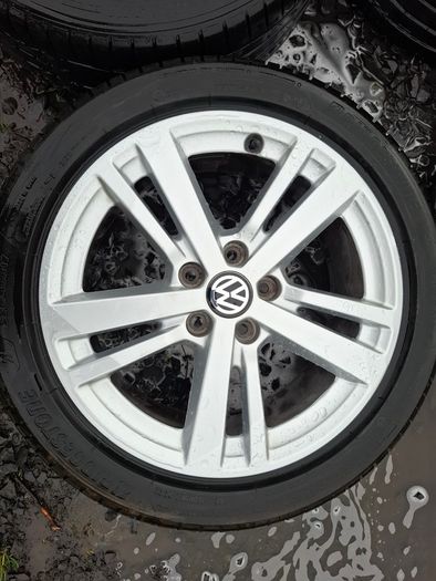17" Vw Alloys with tyres