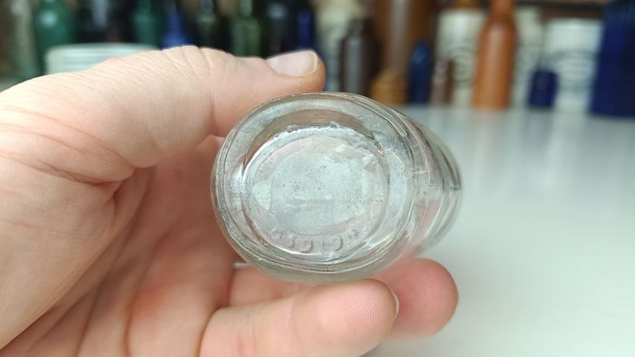 498 - Set of 2 Vintage Clear Glass Screw Cork Top Collectible Decorative BrylCreem Jars