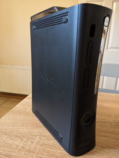 Xbox 360 Console with controller