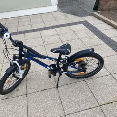 boys 16 inch Trek bike
