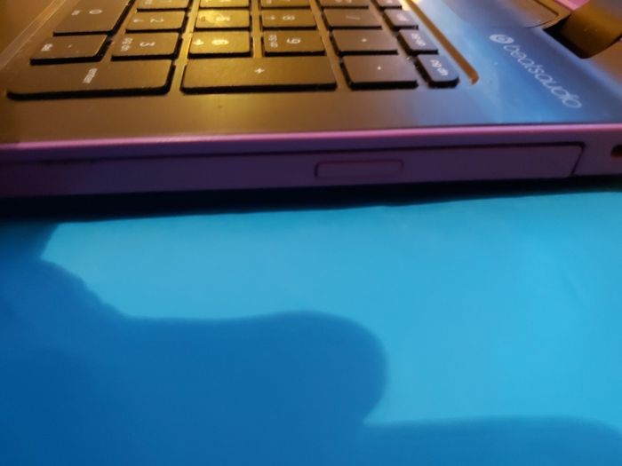 HP 15.6inch Laptop, purple colour, AMD A8-6410 APU 2.0GHz with AMD Radeon R5 Graphics, 4 GB Ram, almost 1 Terrabyte HDD, Windows 10,