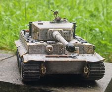 Unimax Forces of Valor 1:32 German Tiger I Tank