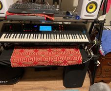 Yamaha modx7 synthesizer 76 keys