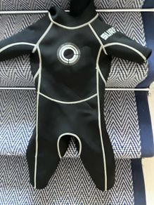 Boys wetsuit aged 4-5