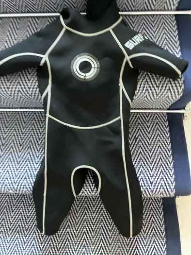 Boys wetsuit aged 4-5