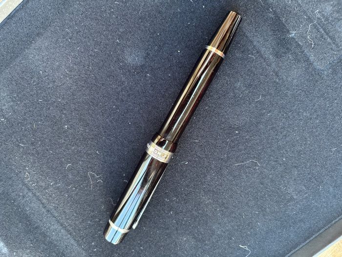 Montblanc  Rollerball Pen Limited  Edition Strauss  New In Box