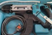 Makita 6843 Auto Feed 240v