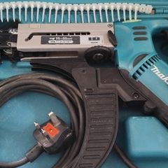 Makita 6843 Auto Feed 240v