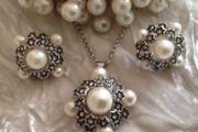 Vintage Pearl Jewellery