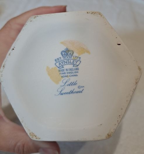 Aynsley vase Little sweetheart