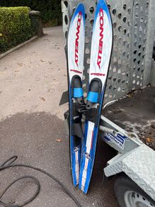 water skis