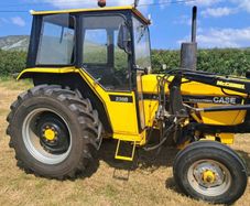 Case international 238B