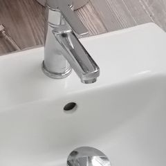 Full pedestal, basin & mirror