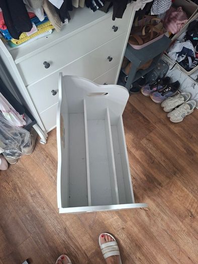 Baby book shelf