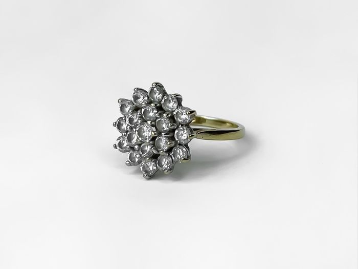 9ct Yellow Gold Cluster Ring, size J - J 1/2