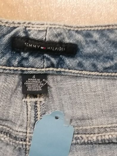 beautiful new vintage Tommy Hilfiger shorts