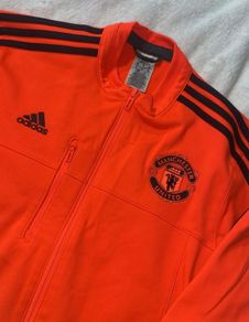 Manchester United Top Medium