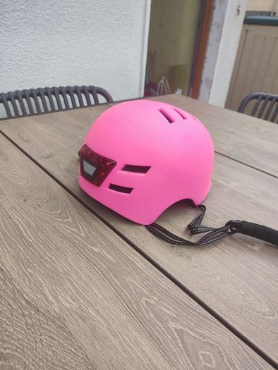 Bike/Scooter helmet with USB Light