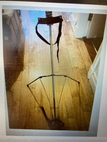 Golf Bag STAND ! Attaches to Bag . Opens Quickly
