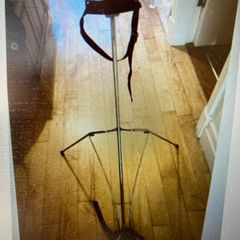 Golf Bag STAND ! Attaches to Bag . Opens Quickly