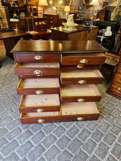 Chest of drawers