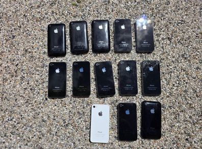13 x iPhone Joblot 3g/4 (Free Post)