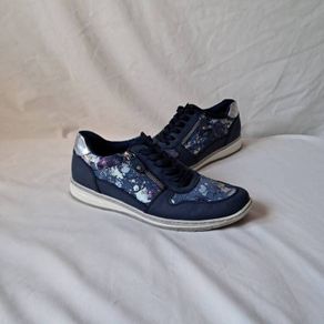 pavers blue suade  trainers Size 7 eu 40 in excellent condition
