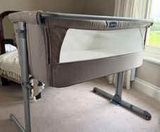 Chicco next to me baby crib