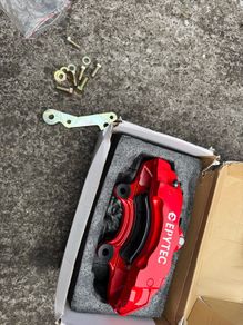 Brembo 6pot calipers