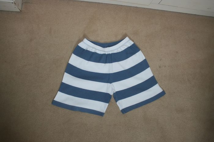 2 x The Little White Company Boys Short Sleeve Pyjamas Age 4 - 5 Years