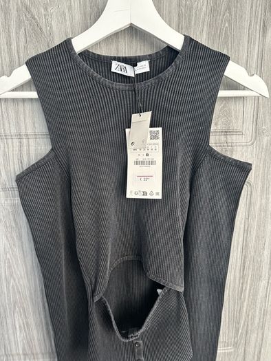 Bnwt Zara Top - M