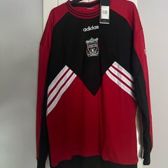 Liverpool retro training top