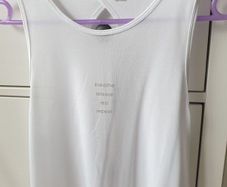 Gilly Hicks white yoga top