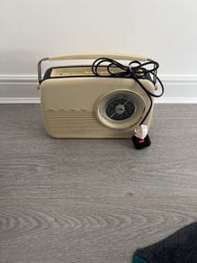 Bush retro style radio