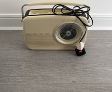 Bush retro style radio